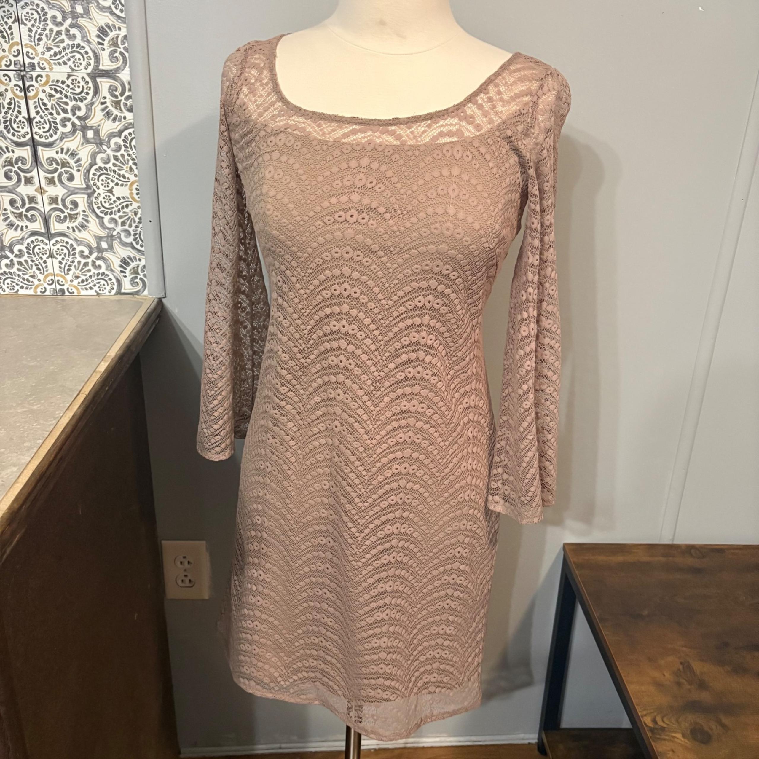 Muse Tan Lace 3/4 Sleeve Scoop Neck Lined Dress (Women's 4)