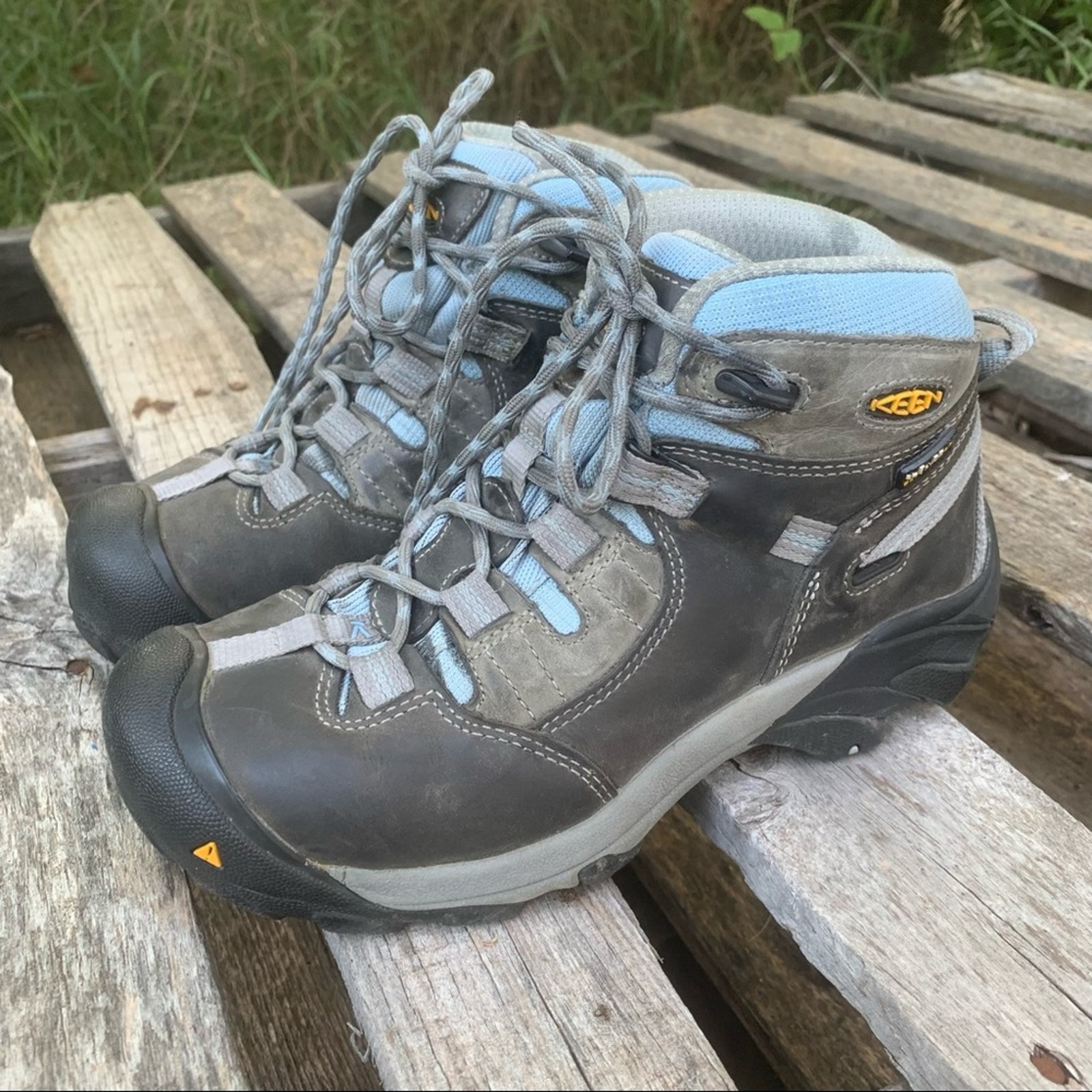 Keen Detroit Soft Toe Mid Athletic Work Shoe 7M