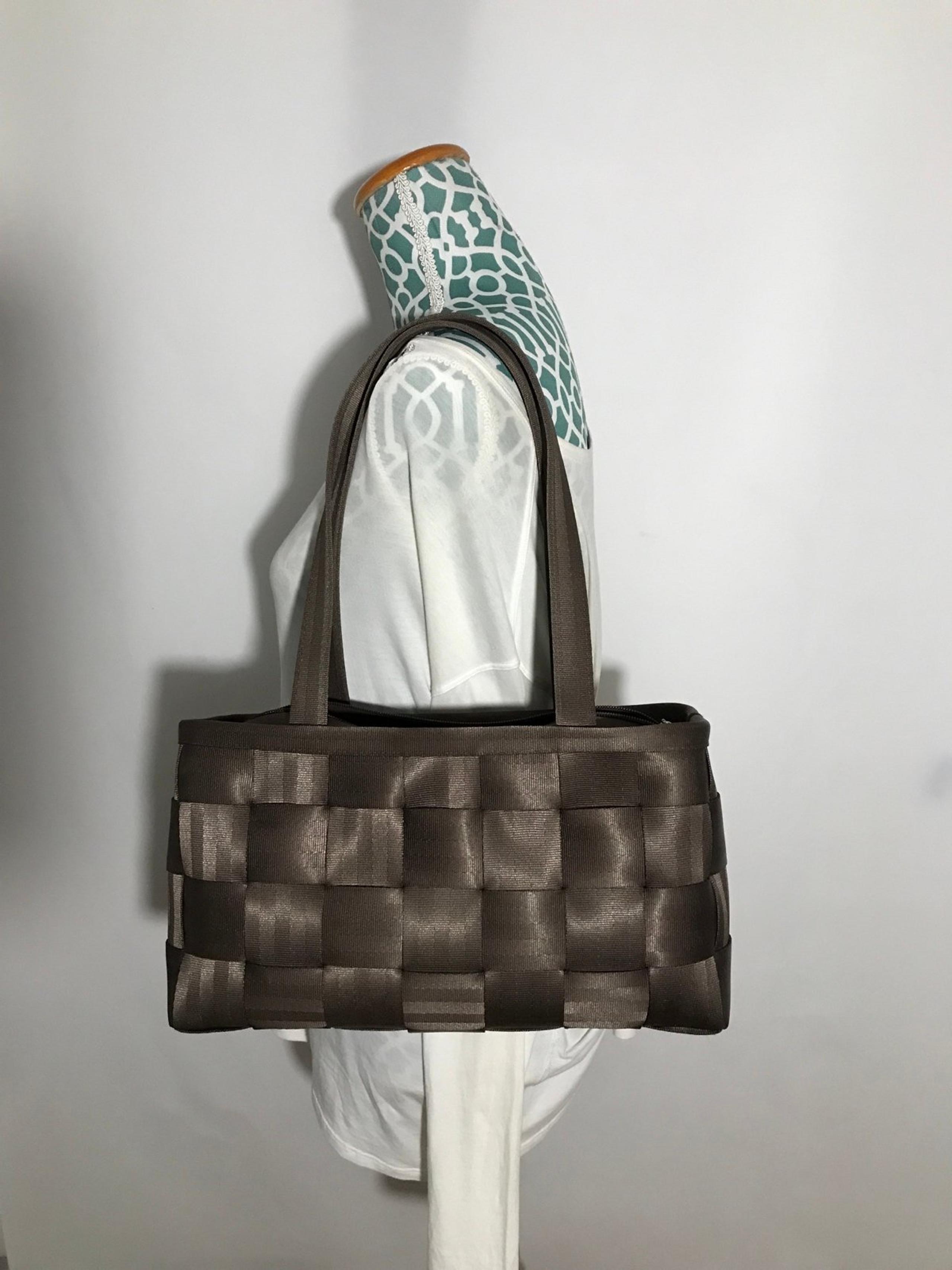 Harvey’s The Original Seatbelt Bag Lite Brown Boxy Long Handle Shoulder Purse