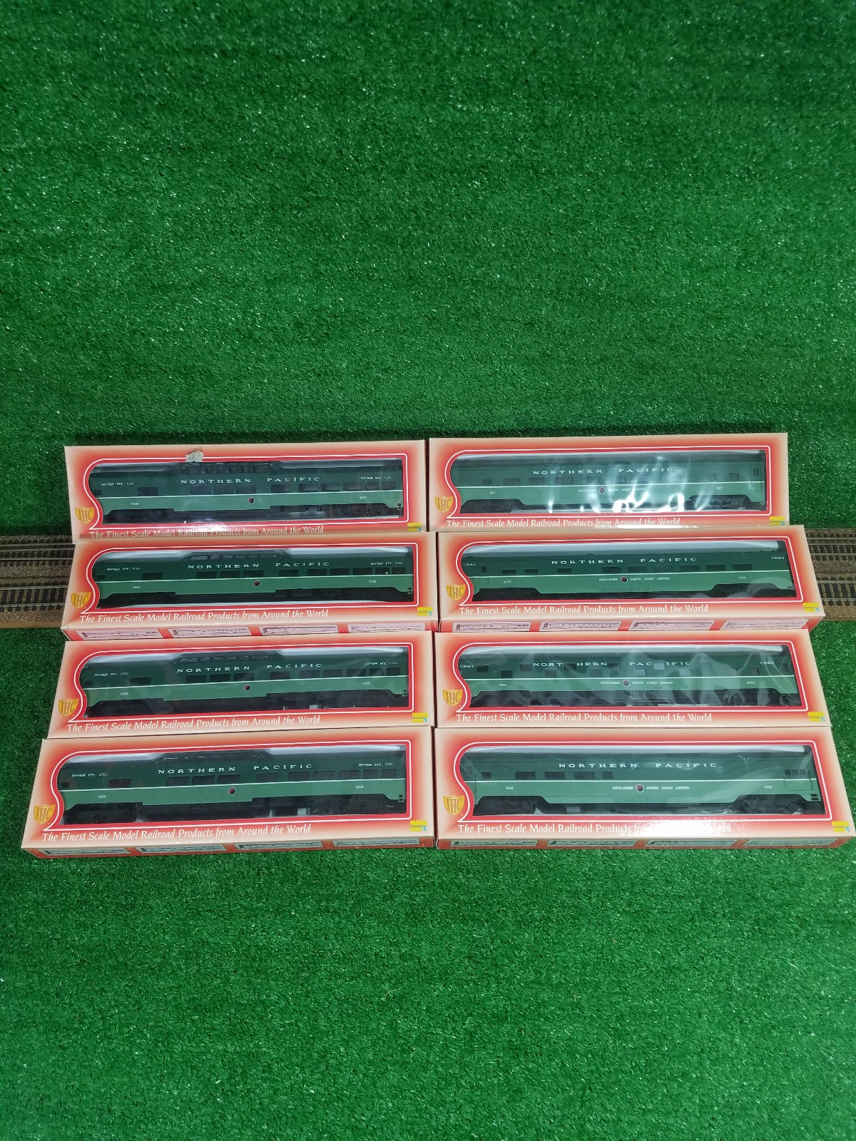 (8) IHC HO Northern Pacific Passenger Cars SP&S / CB&Q Knuckle Couplers New