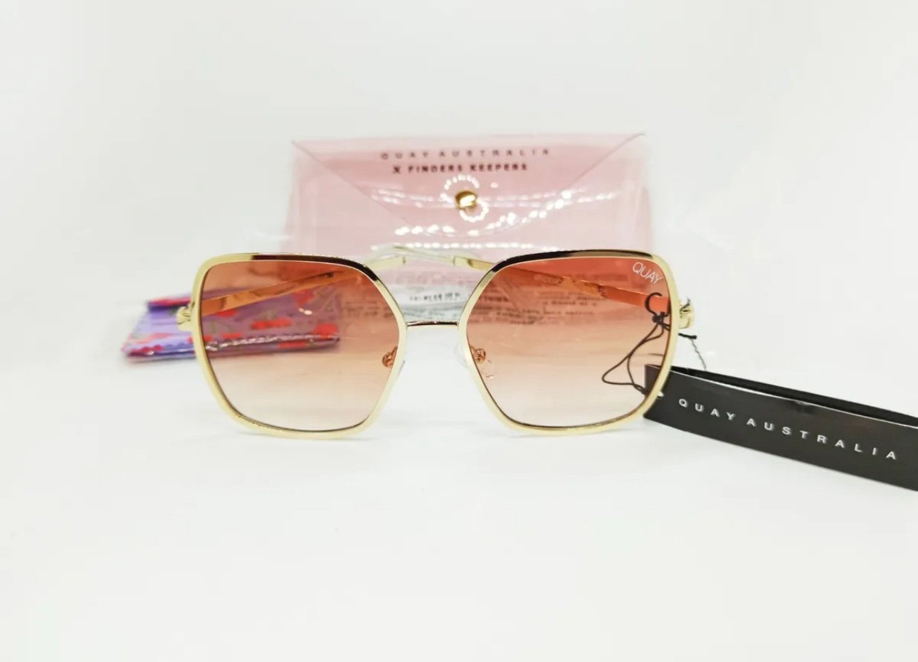 NWT Quay RARE UNDERCOVER by JLo Sunglasses