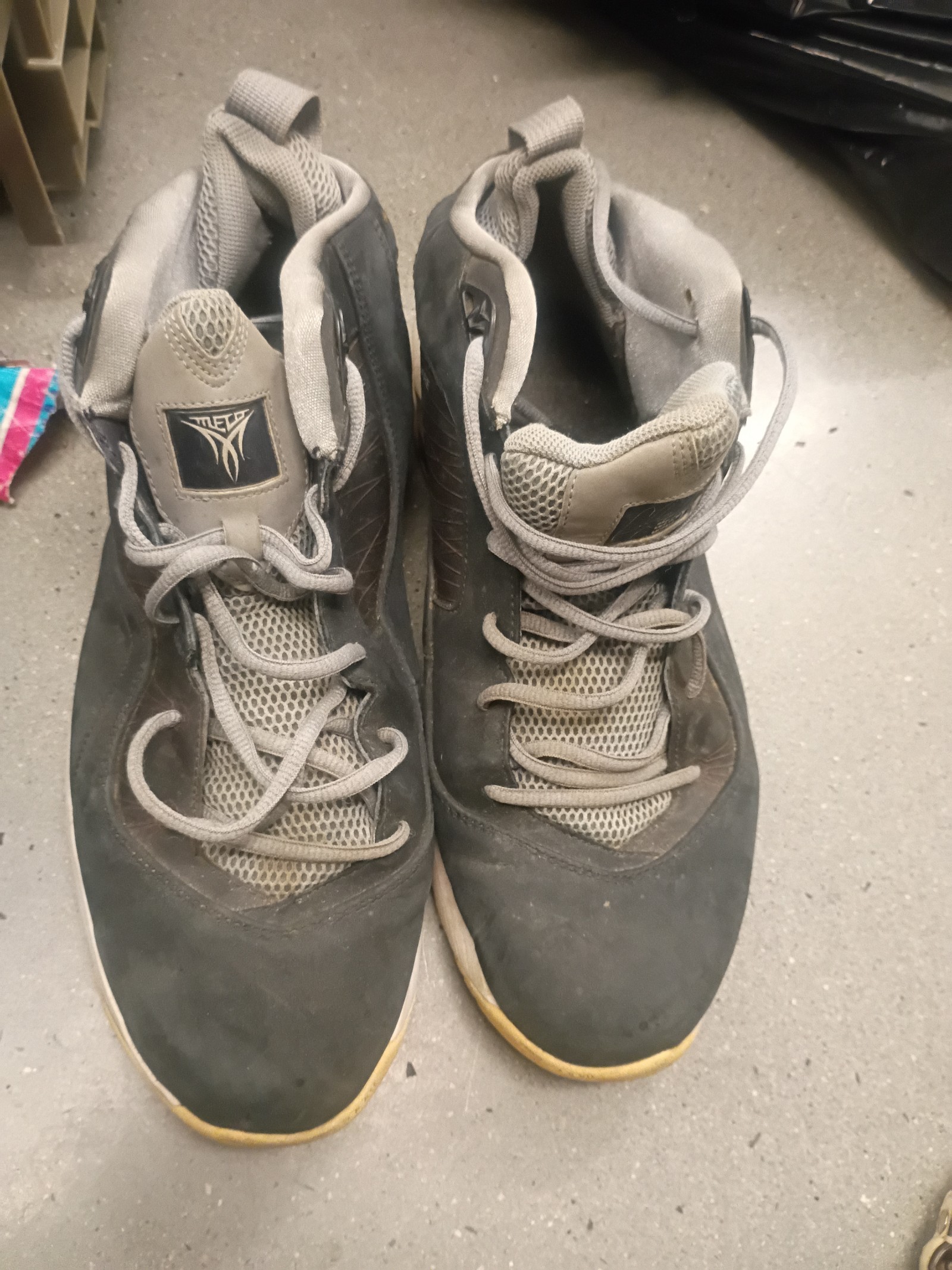 Nike flywire Jordan size 11.5 USA pair of sneakers in good condition
