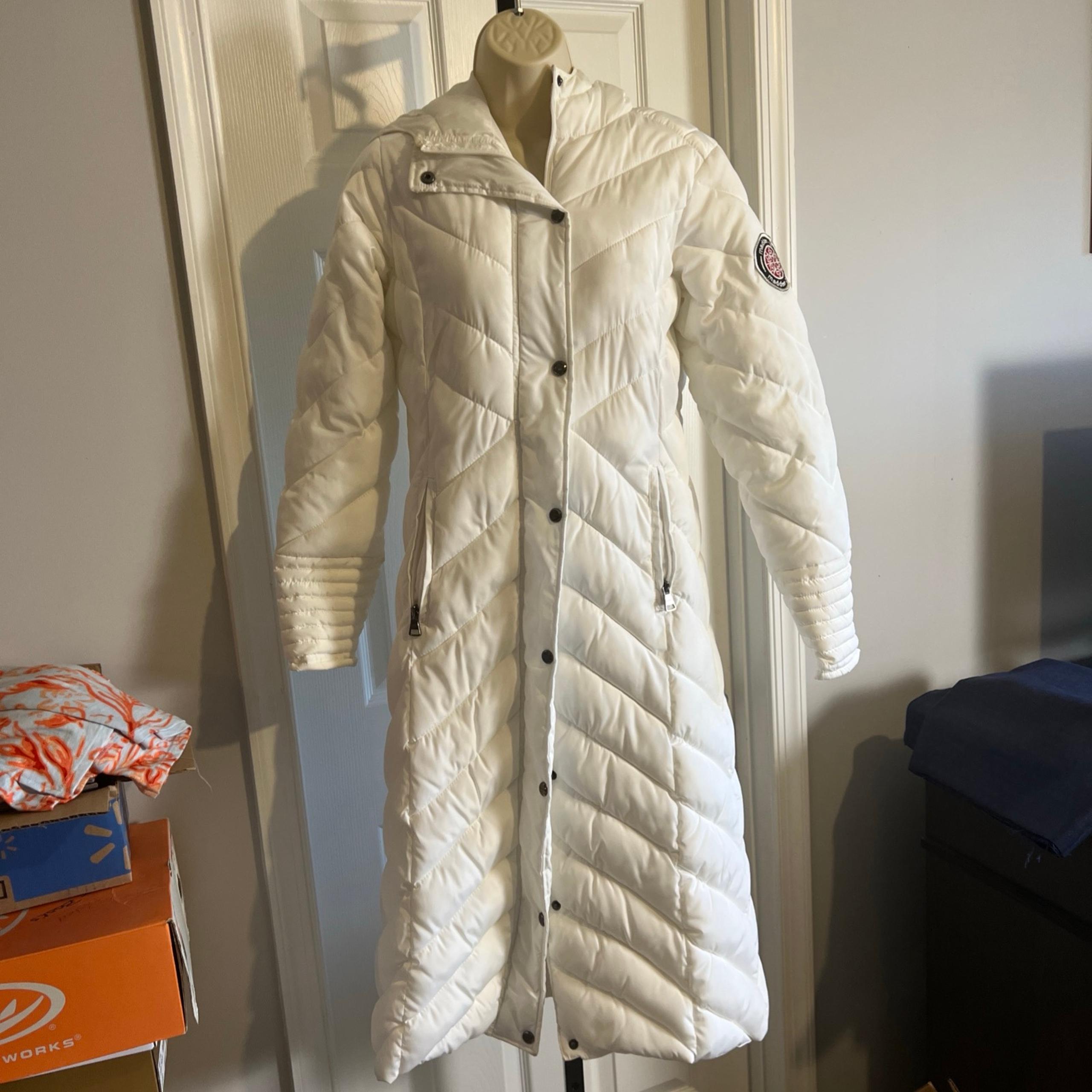 Madden Girl White Long Coat Size S/P Zipper Snap Hood Zipper Pockets Beautiful