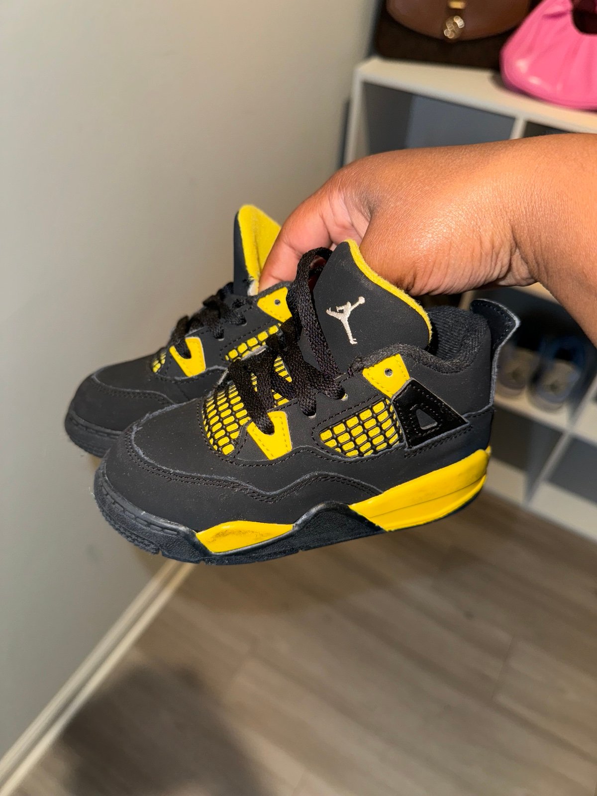 Jordans 4 gs thunder