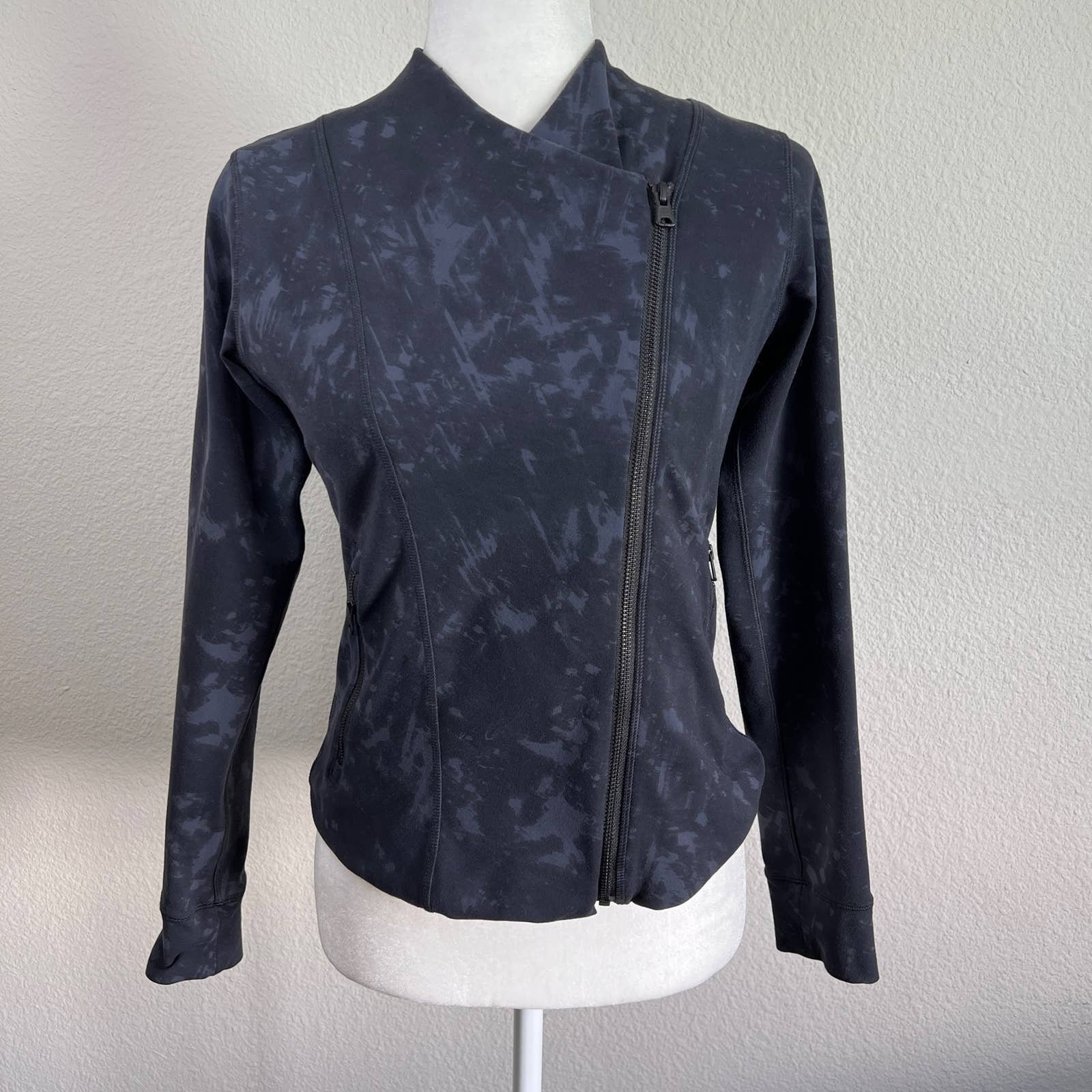 New Balance Moto Jacket Size M Black Print Full Zip Stretch Athletic Wear Casual