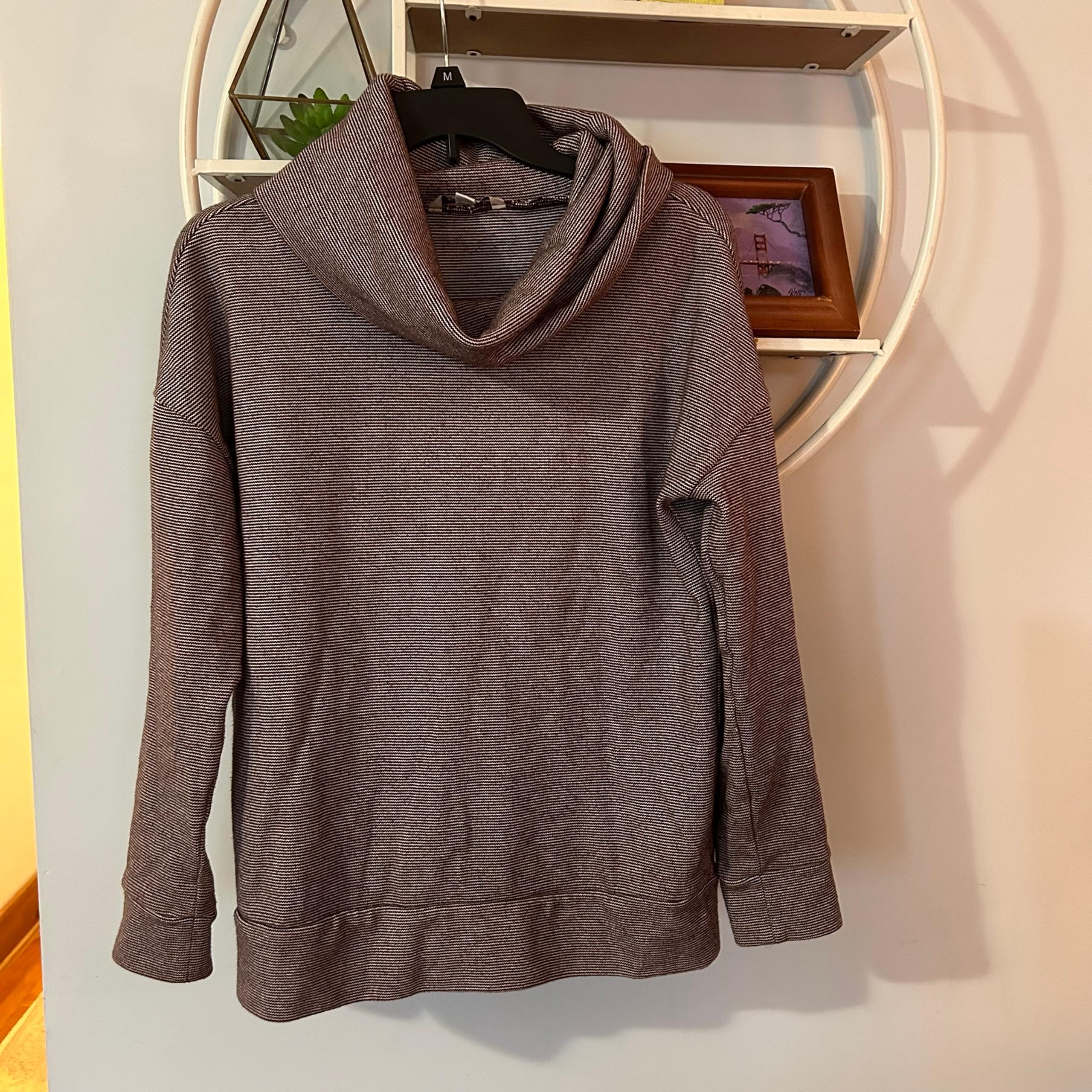 LL Bean Signature Women's XS Extra Small Maroon Cowl Neck Sweater Shirt
