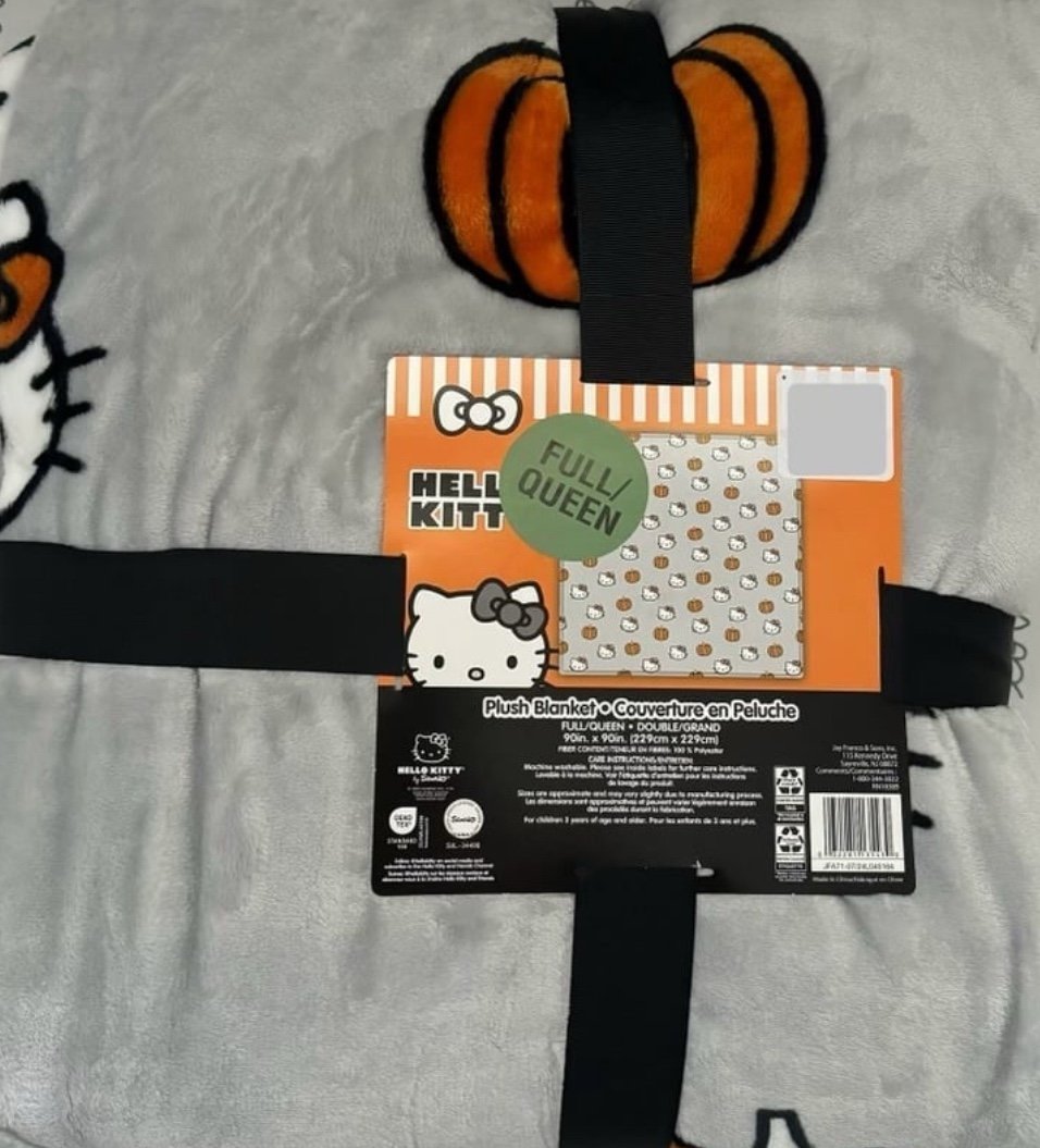 Hello Kitty Halloween Queen Blanket