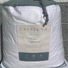 Casaluna King Ultra weight comforter