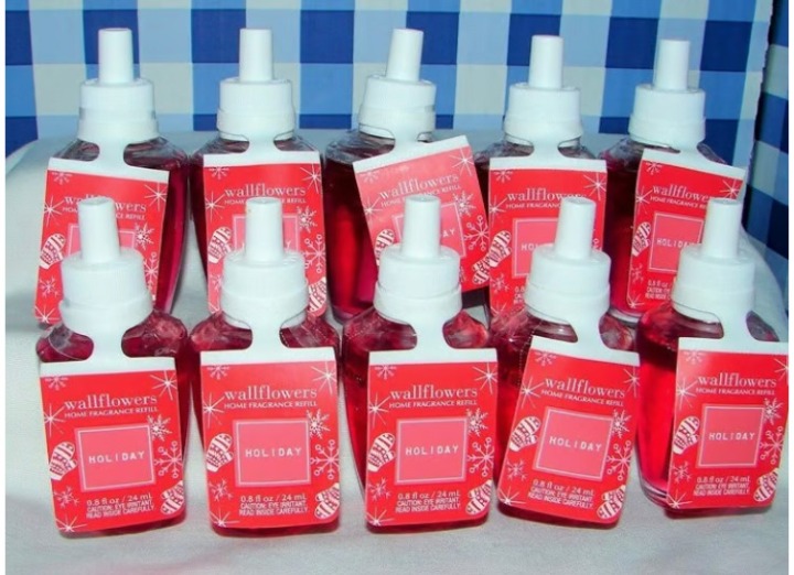 Bath & Body Works Holiday Wallflower Bulbs ~ LOT OF 10 ~ Brand New!