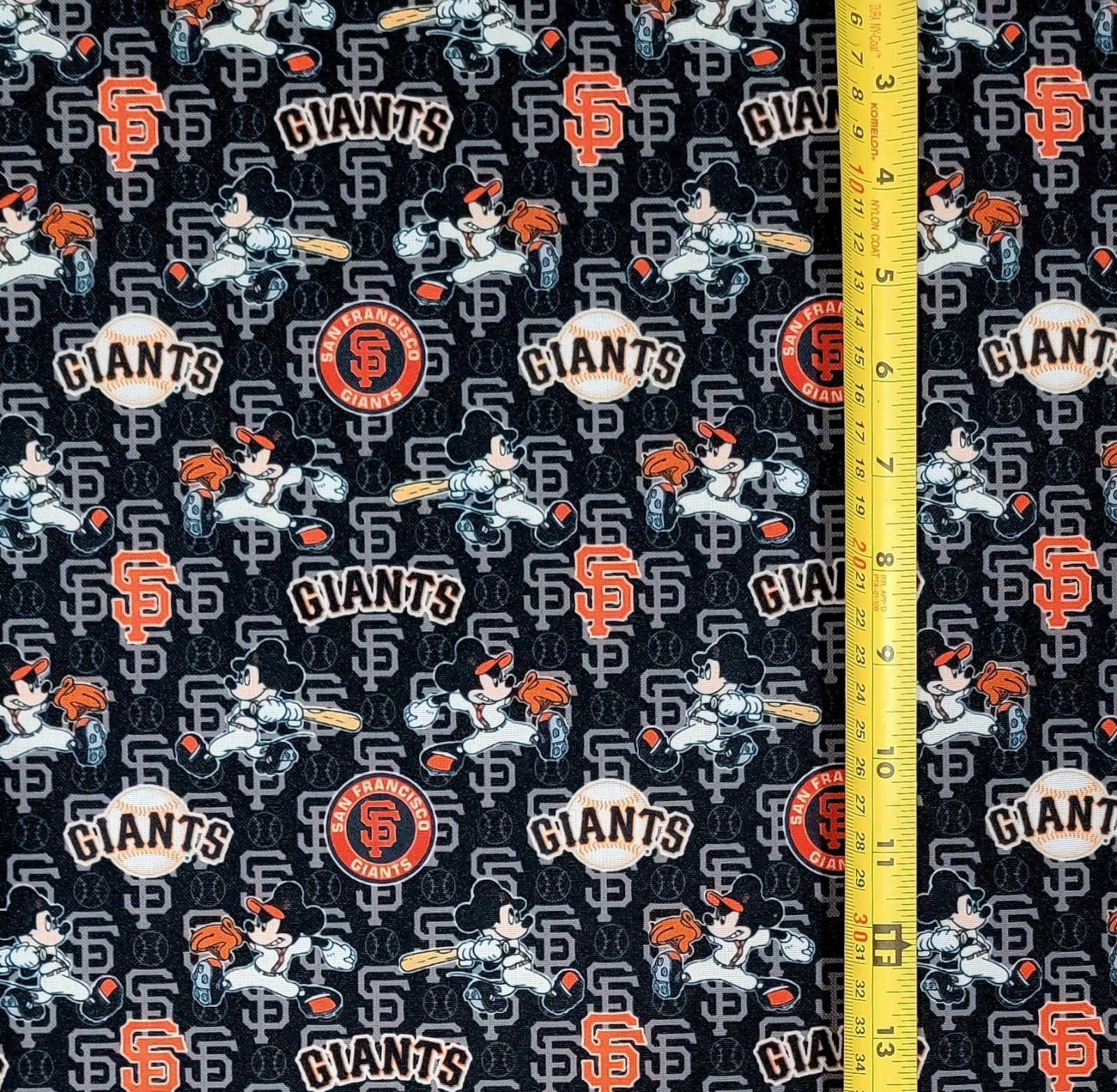 MICKEY MOUSE SAN FRANCISCO GIANTS FABRIC 1 YARD (36 X58 )