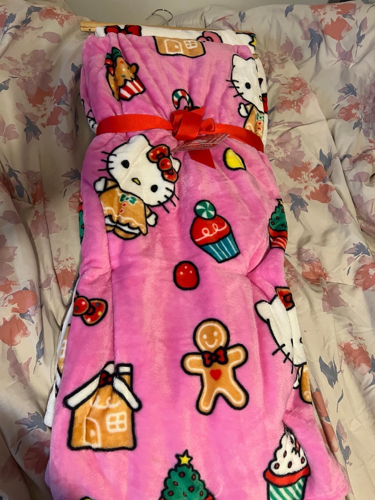 Hello Kitty Christmas blanket