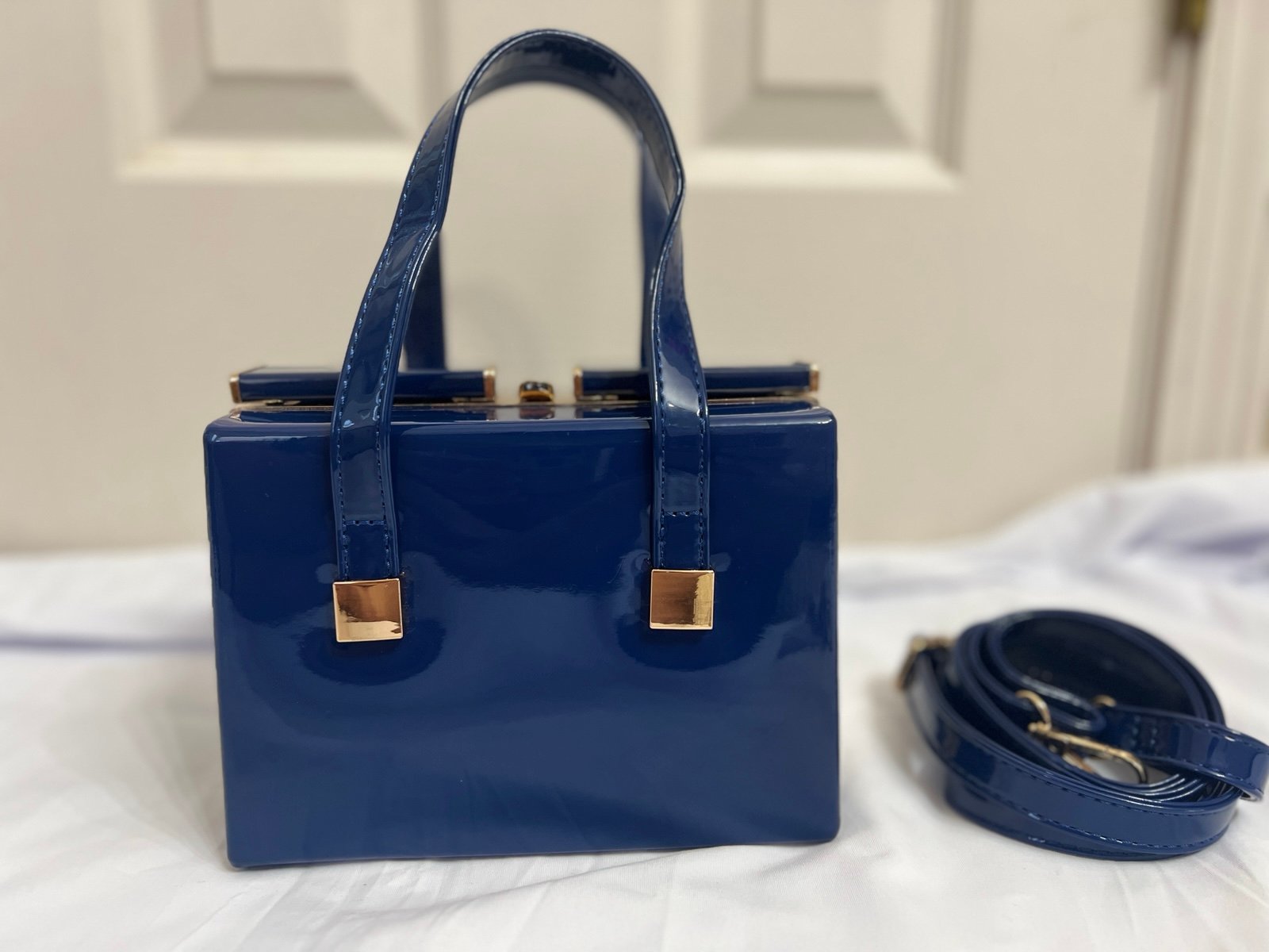 Hand bag color navy