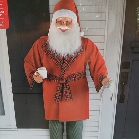 LIFESIZE STANDING SANTA CLAUS in PAJAMAS 6' TALL CHRISTMAS FIGURE DECORATION NEW