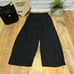 Lululemon Wide-Leg High Rise Crop 19 Black Size 6 Good pre owned condition Ap