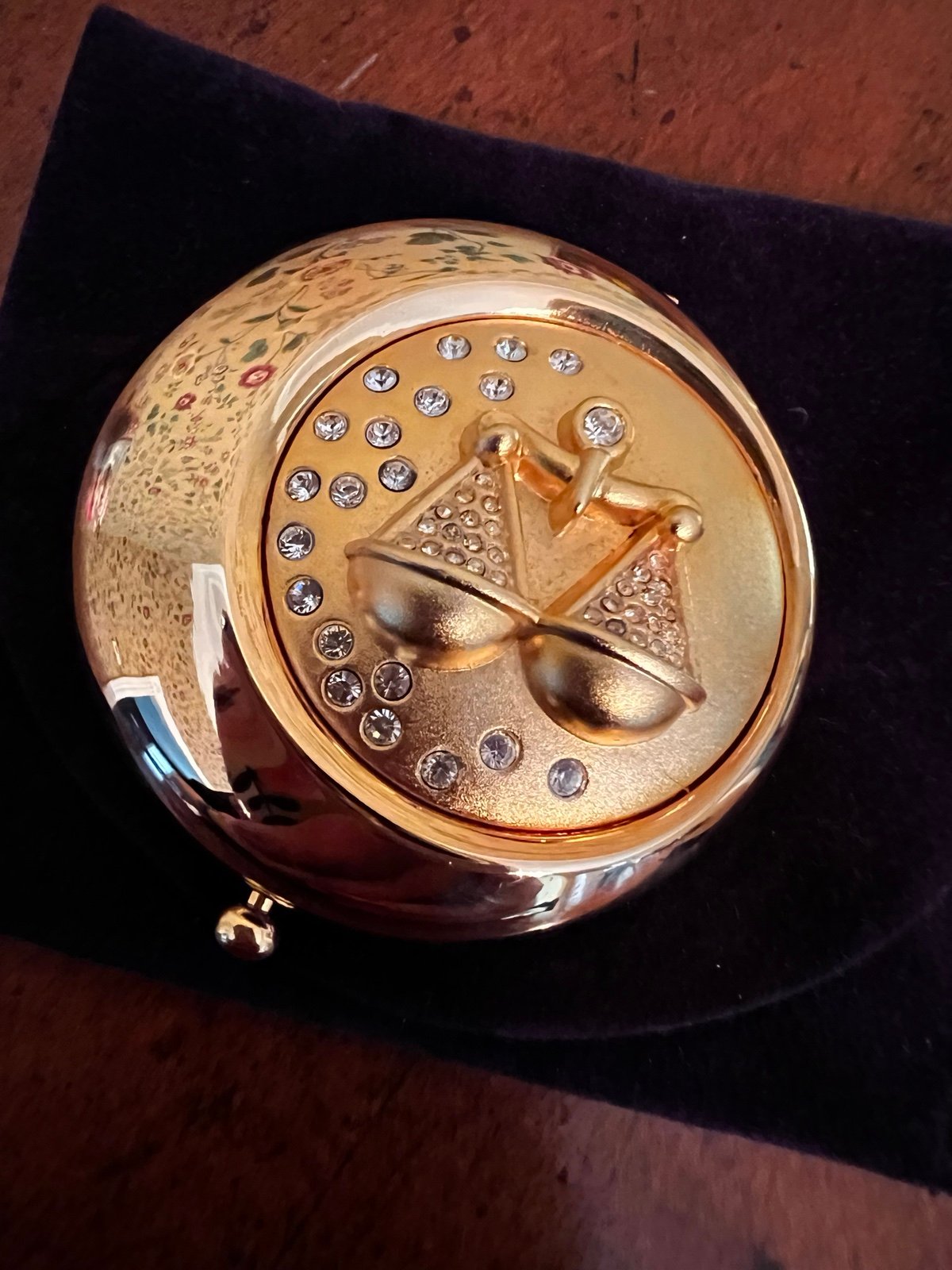 RARE Vintage Estée Lauder Golden Libra Jeweled Lucidity Powder Compact NIB