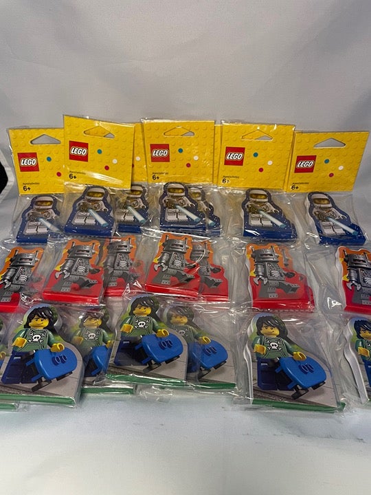 LEGO Minifigures Mini Notepads (Lot of 8 packs containing 3 notepads each)