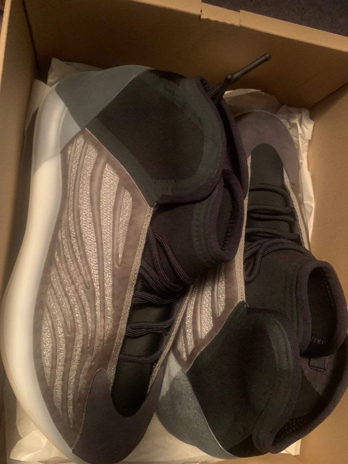 Yeezy Qntm Barium