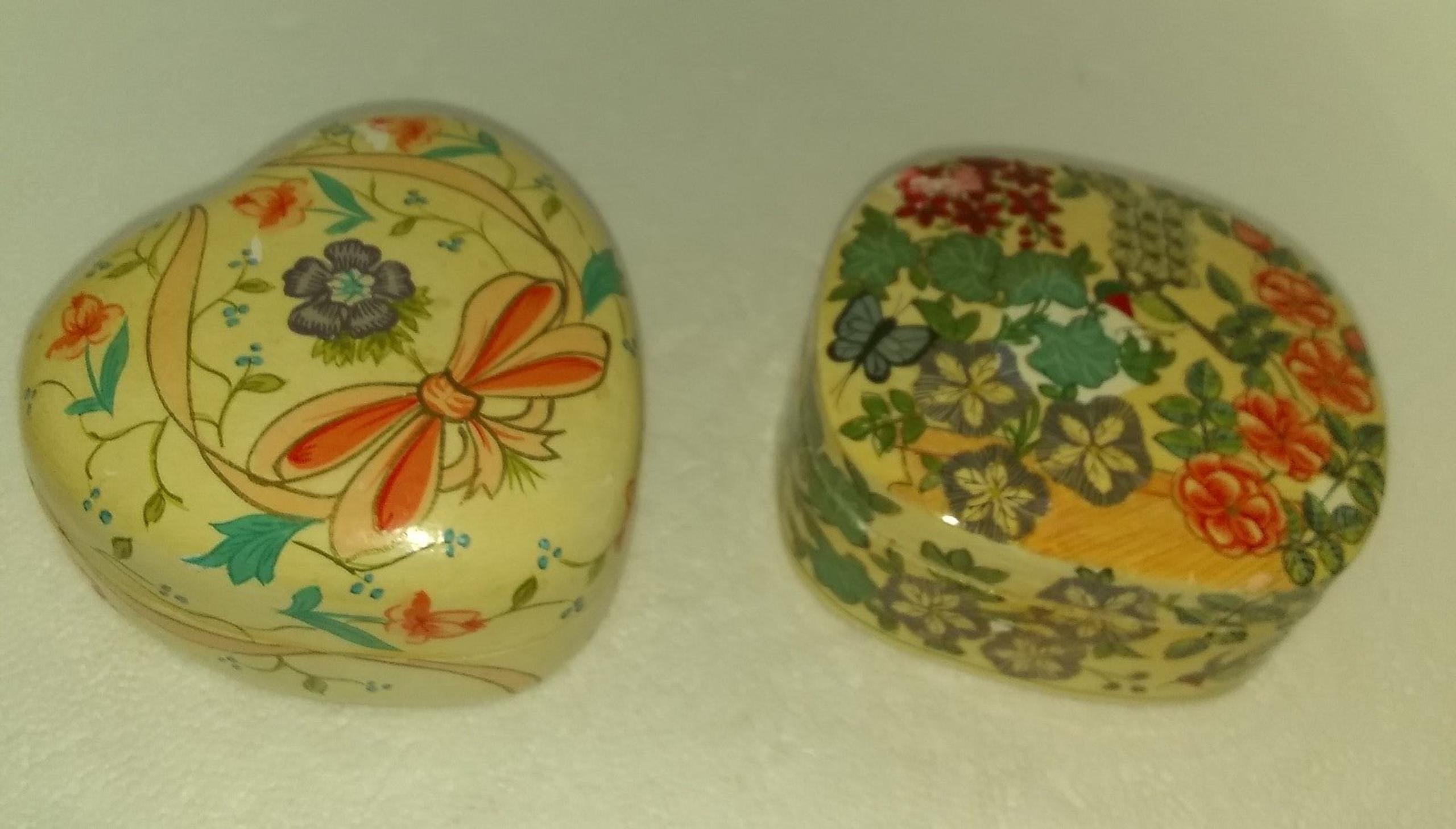 Fetco vintage paper mache trinket boxes