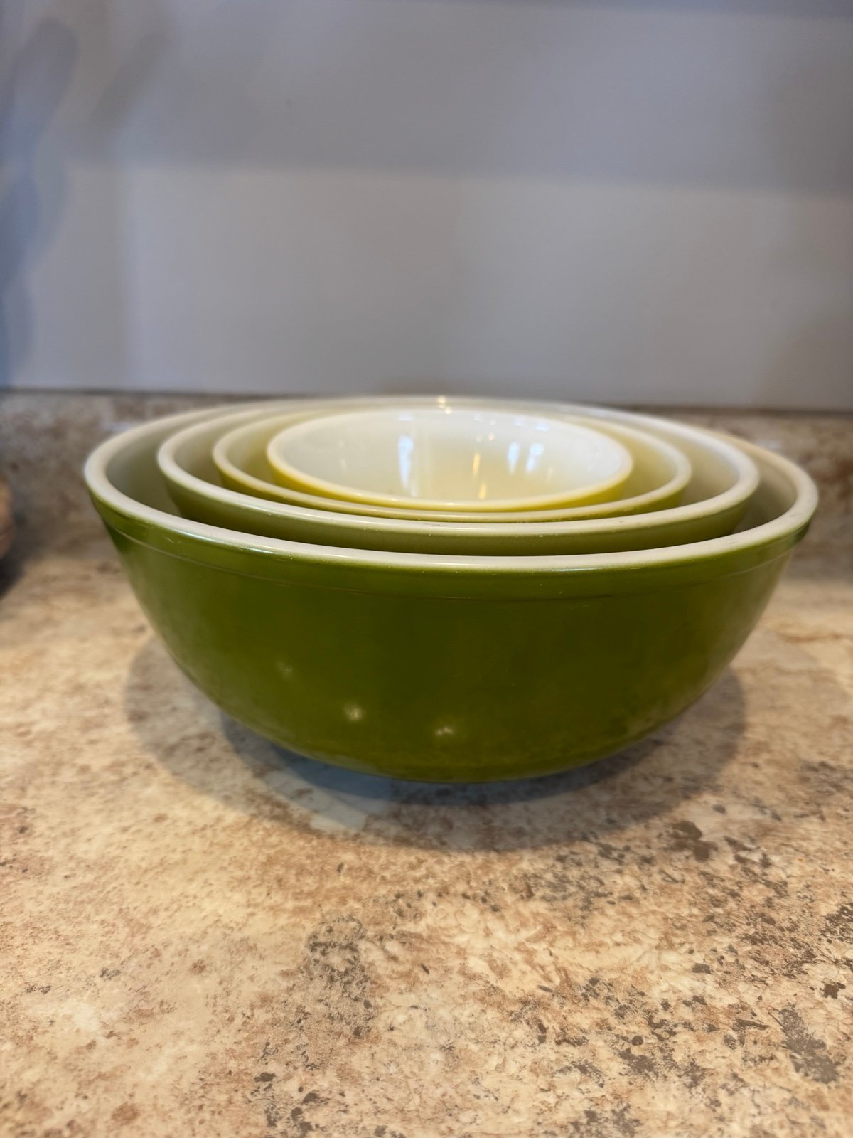 Verde green Pyrex mixing bowl set