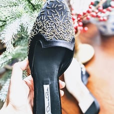 Oscar De La Renta Calista Embellished Satin Slipper Size 8 Black