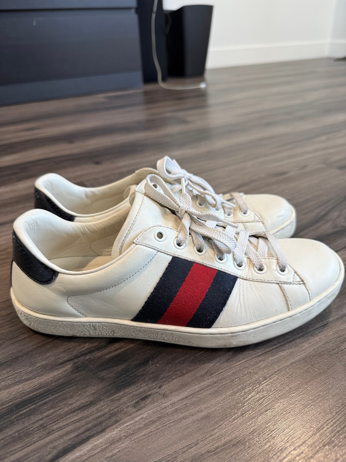 Gucci white leather Ace sneaks
