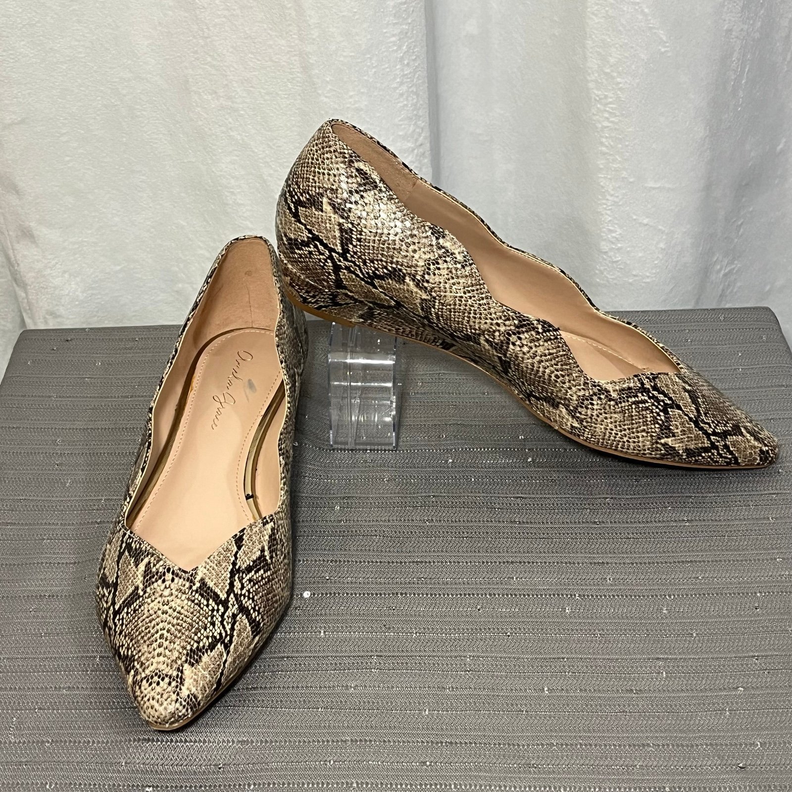 Amelia Grace Snake Skin Elevated Flats Size 10M Women