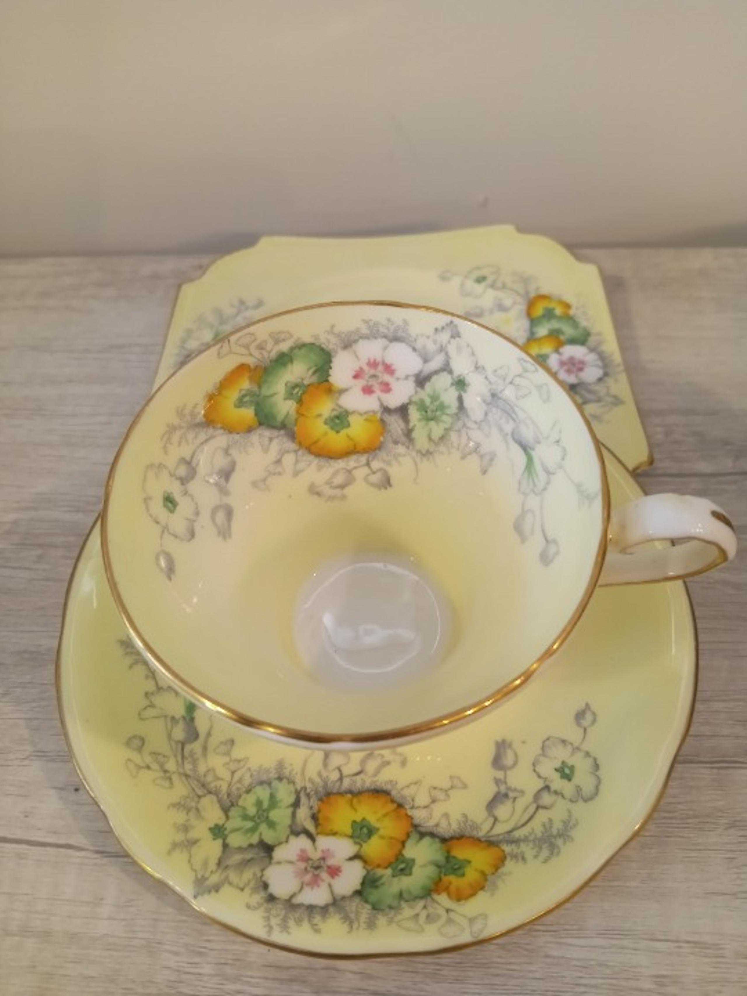 Aynsley 3-Piece Yellow Pansy Pattern Tea Set