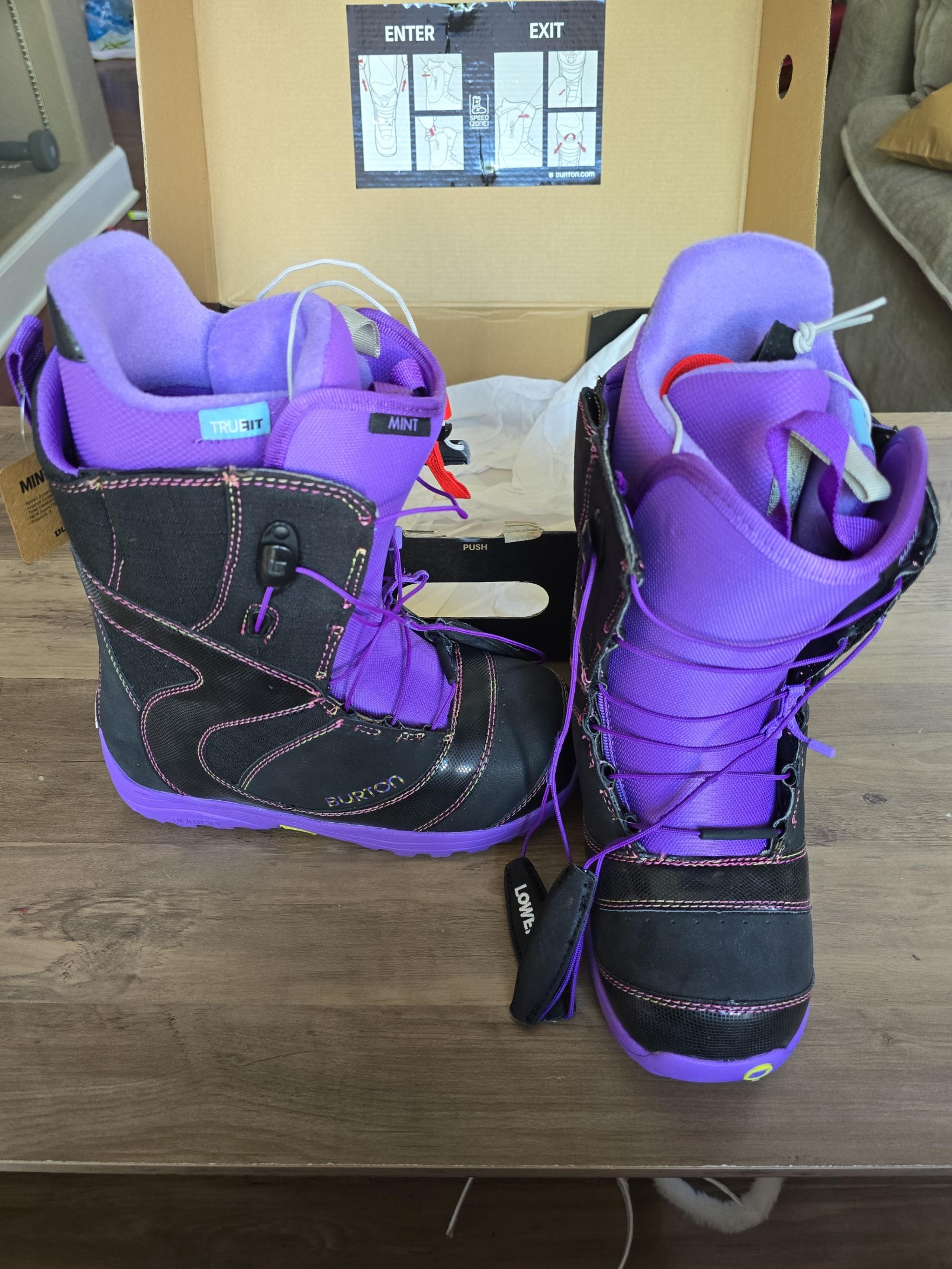 Womens Burton mint snowboarding boots
