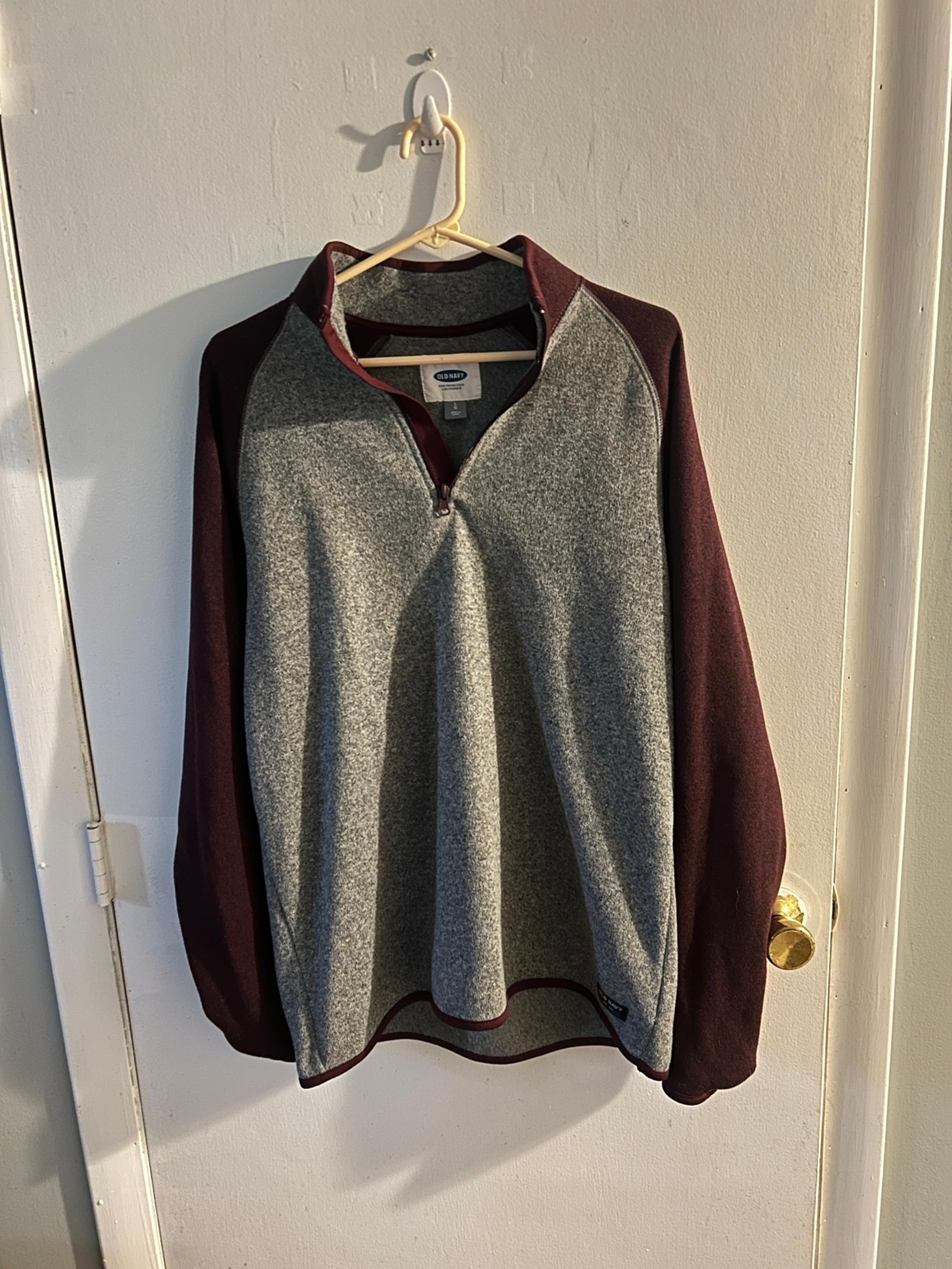 OLD NAVY MENS QUARTERZIP GRAY + BURGUNDY FLEECE SIZE LARGE