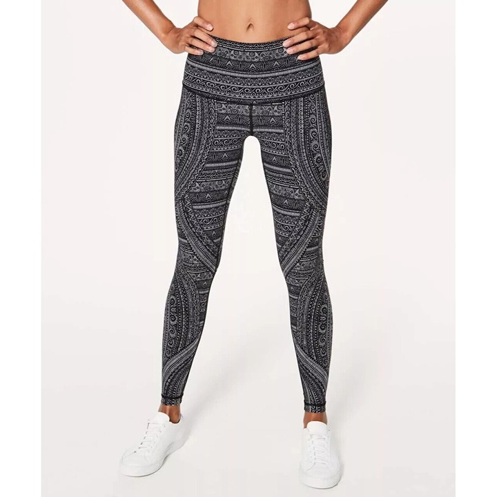 Lululemon Wunder Under Hi-Rise Tight/Leggings SIZE 6 Bandana Print Black/White