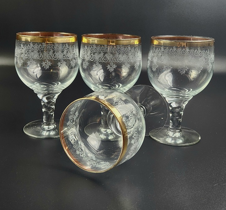 Vintage - Gold Band - Etched - Wine Goblets - Stunning - Set of 4