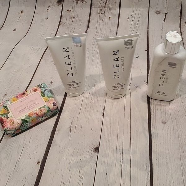 CLEAN body lotion and bubble bath bundle NWT