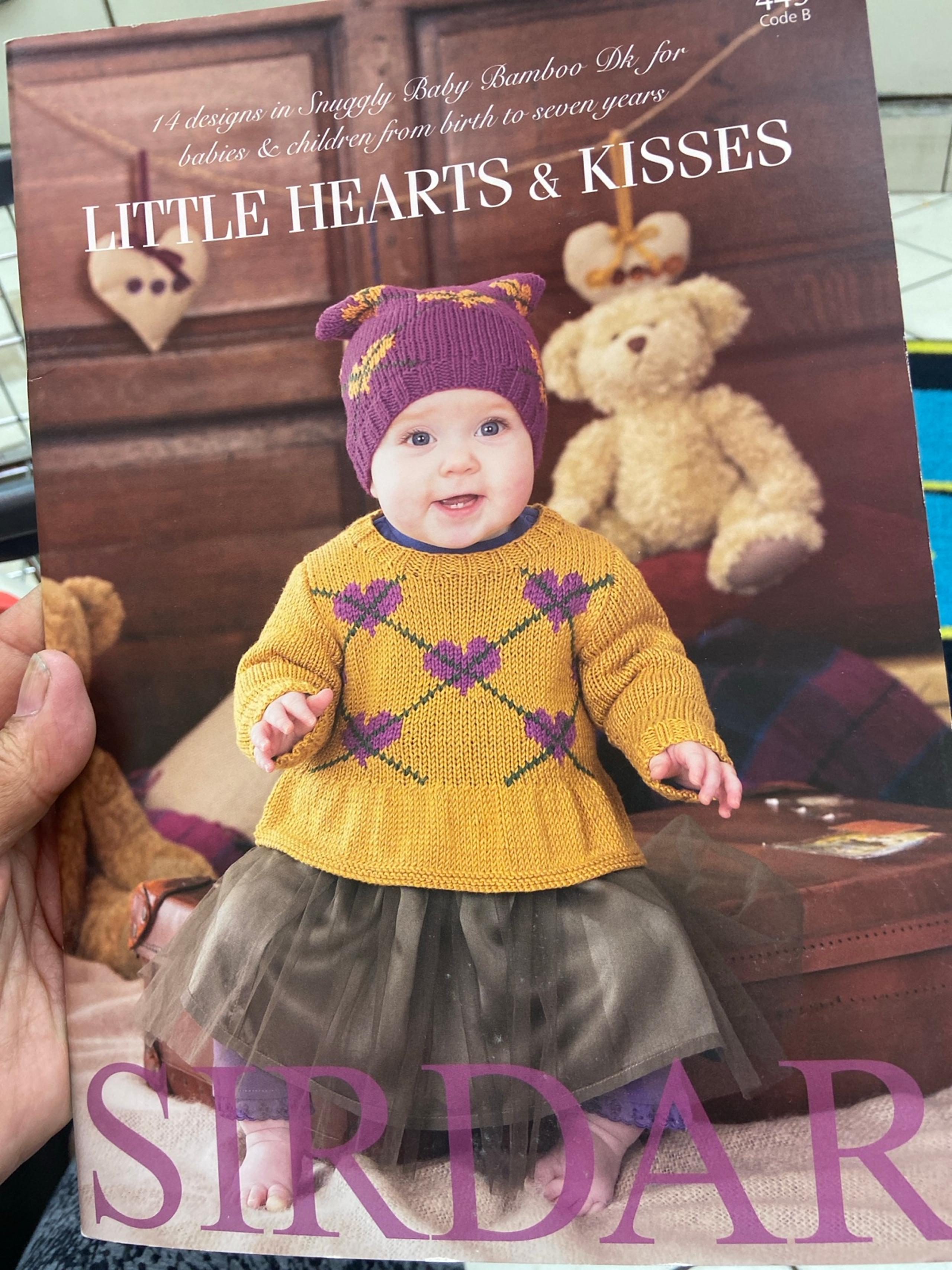 SIRDAR  KNITTING  LITTLE HEARTS & KISSES 443 Code B