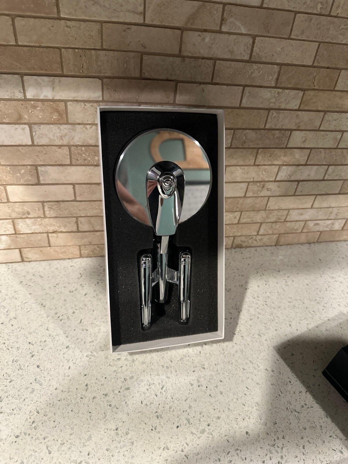 Star Trek USS Enterprise NCC-1701 Pizza Cutter by Think Geek g4