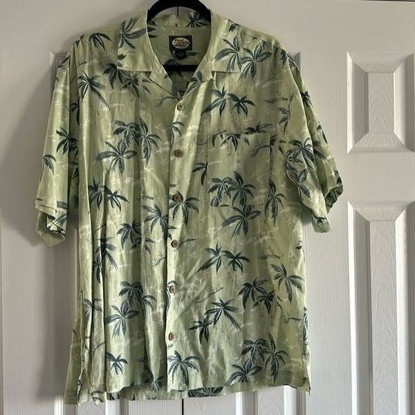 Tommy Bahama Men’s Light Green with Palm Trees Short-sleeve Button Down Shirt