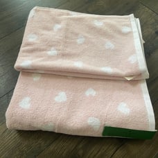 Kate spade heart towel and hand towel set