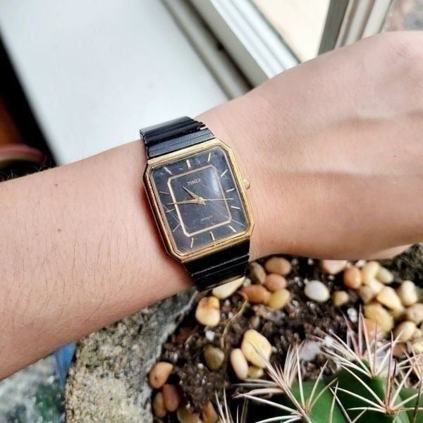 Vintage Timex Quartz Classic Stretch Watch