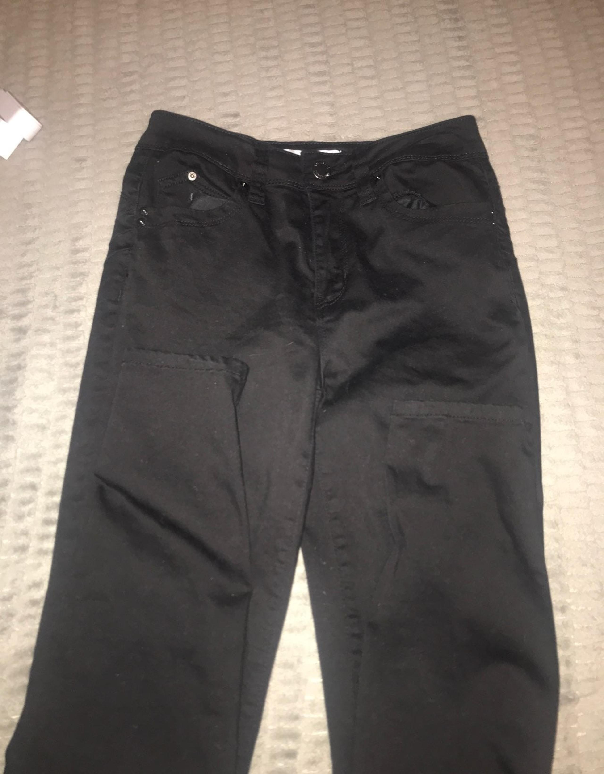 all black "wanna betta butt" jeans