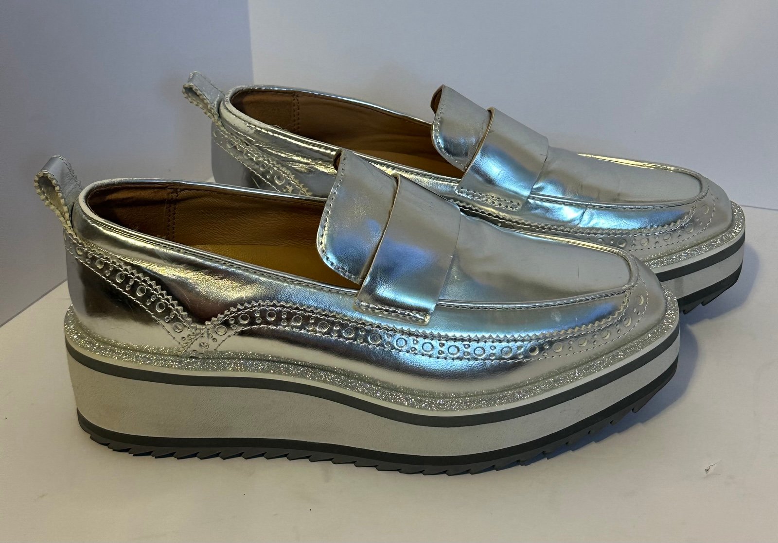 Johnston & Murphy Women's Gracelyn Loafers in Silver Metallic Sheepski