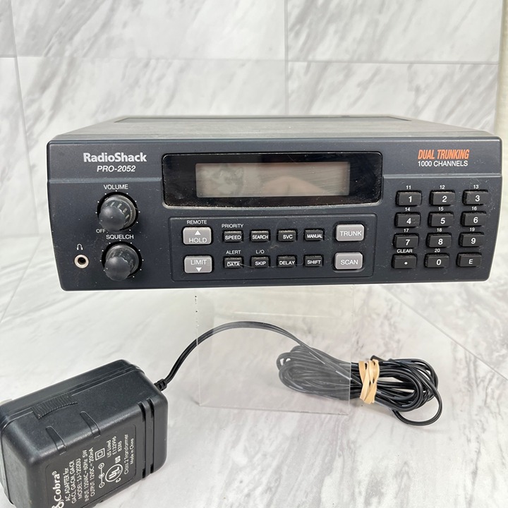 VTG Radio Shack PRO-2052 Dual Trunking 1000 Channels Radio