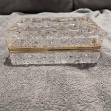 Beautiful Vintage Cut Glass Jewelry Boc