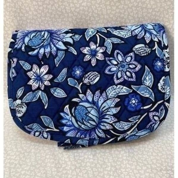 Vera Bradley Medium Travel Organizer - Tropics Tapestry in Signature Cotton