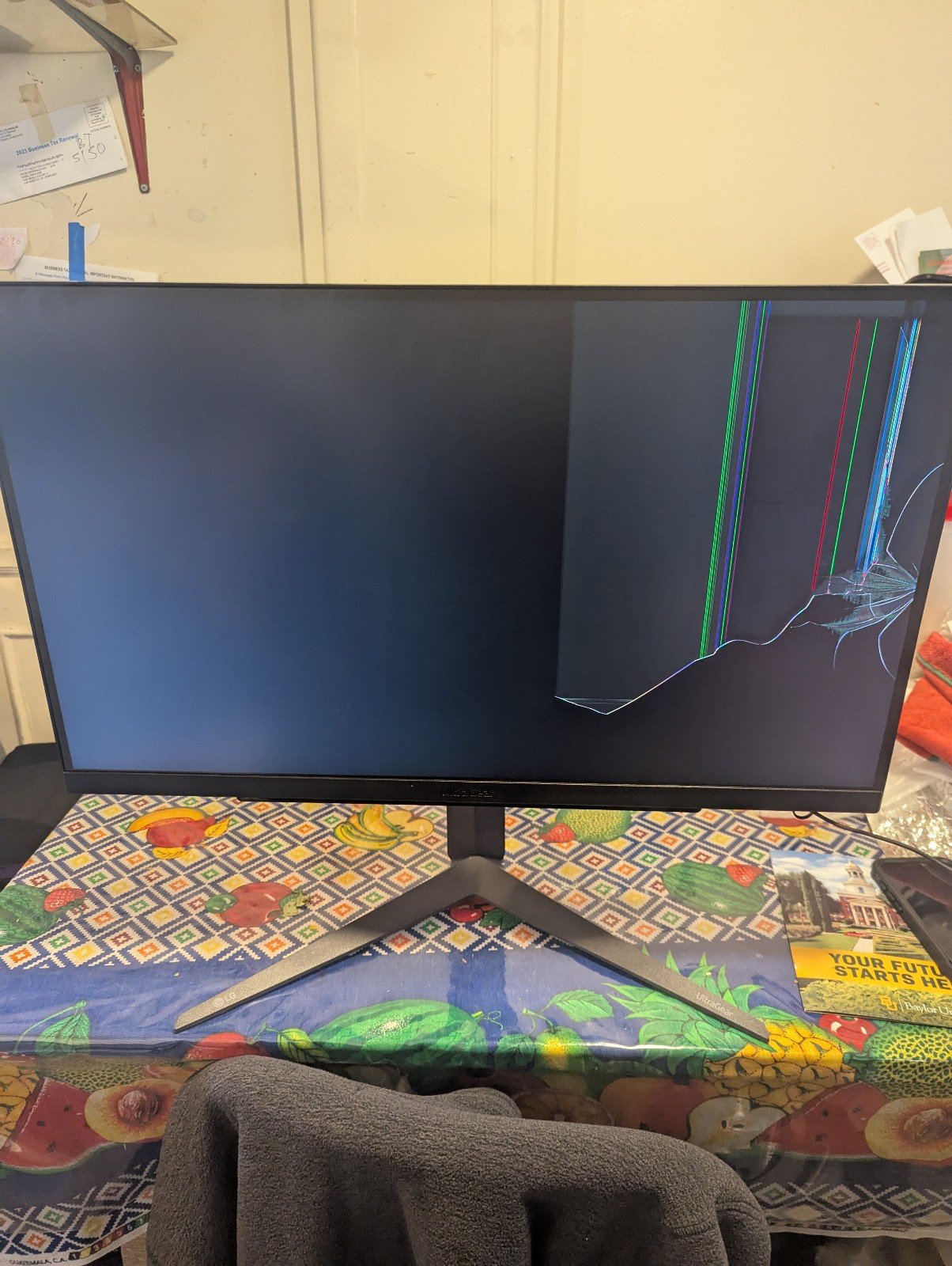 LG monitor Broken screen 27 inches 180 Hz HDR Super fast free sync.