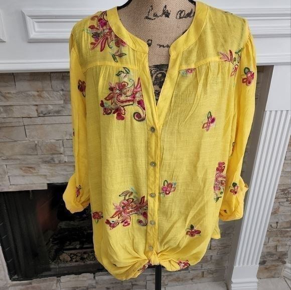 Anthropologie x Fig & Flower yellow embroidered floral button-down shirt plus