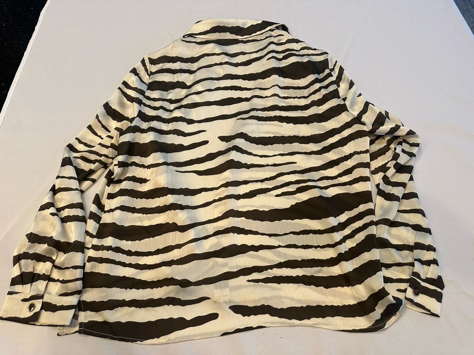 A.Z.I. NWT Zebra Cream & Brown Sheer Blouse Size XL - Blouse