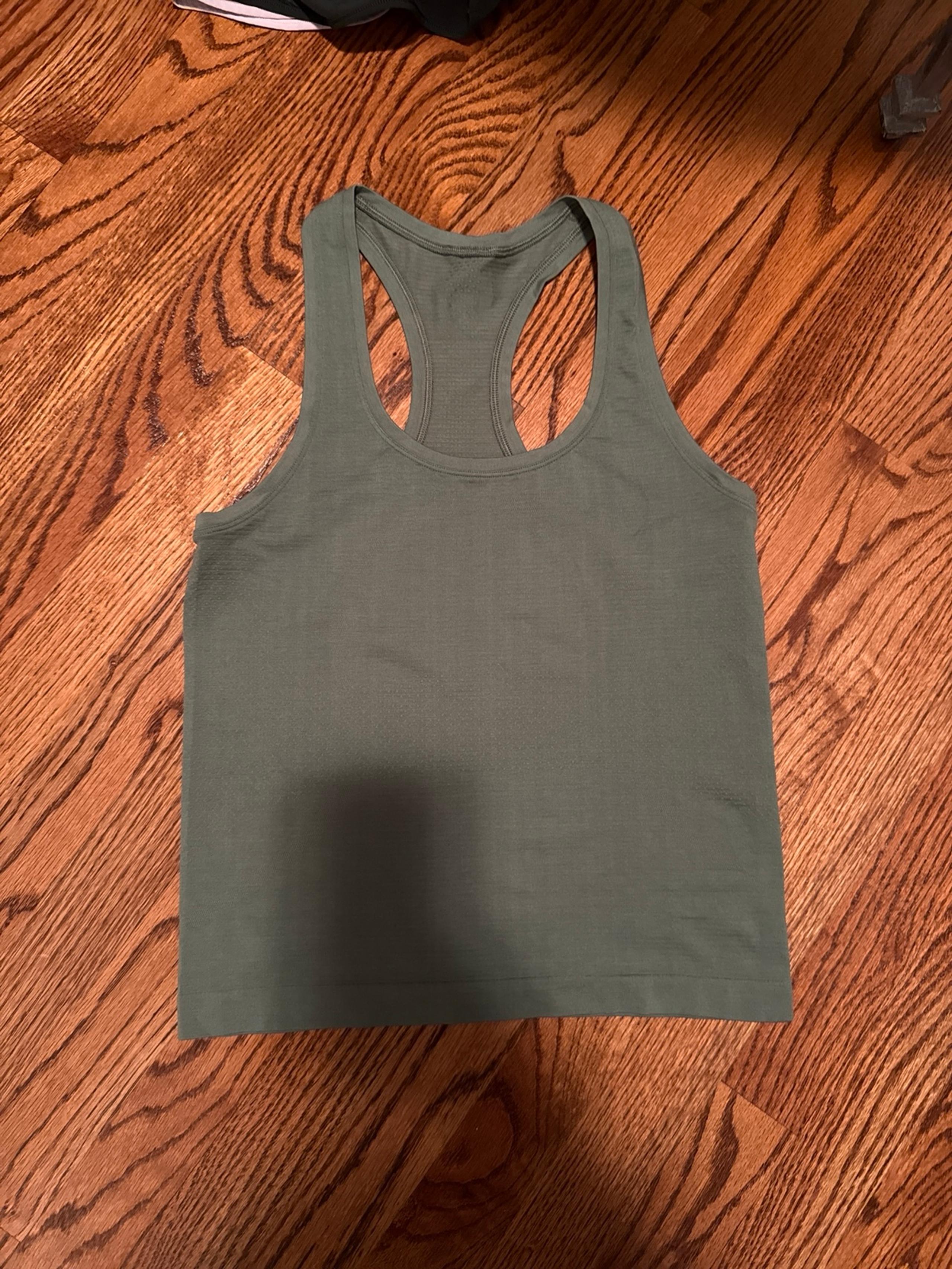 Lululemon Swiftly Tech Racerback Tank Waist Length Size 4 Green