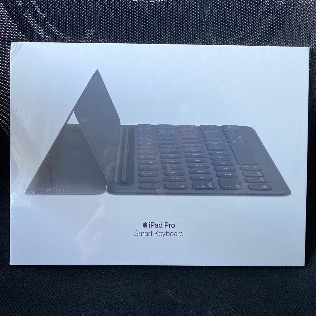 UNOPENED NWT Apple iPad Pro Smart Keyboard 10.5 inch
