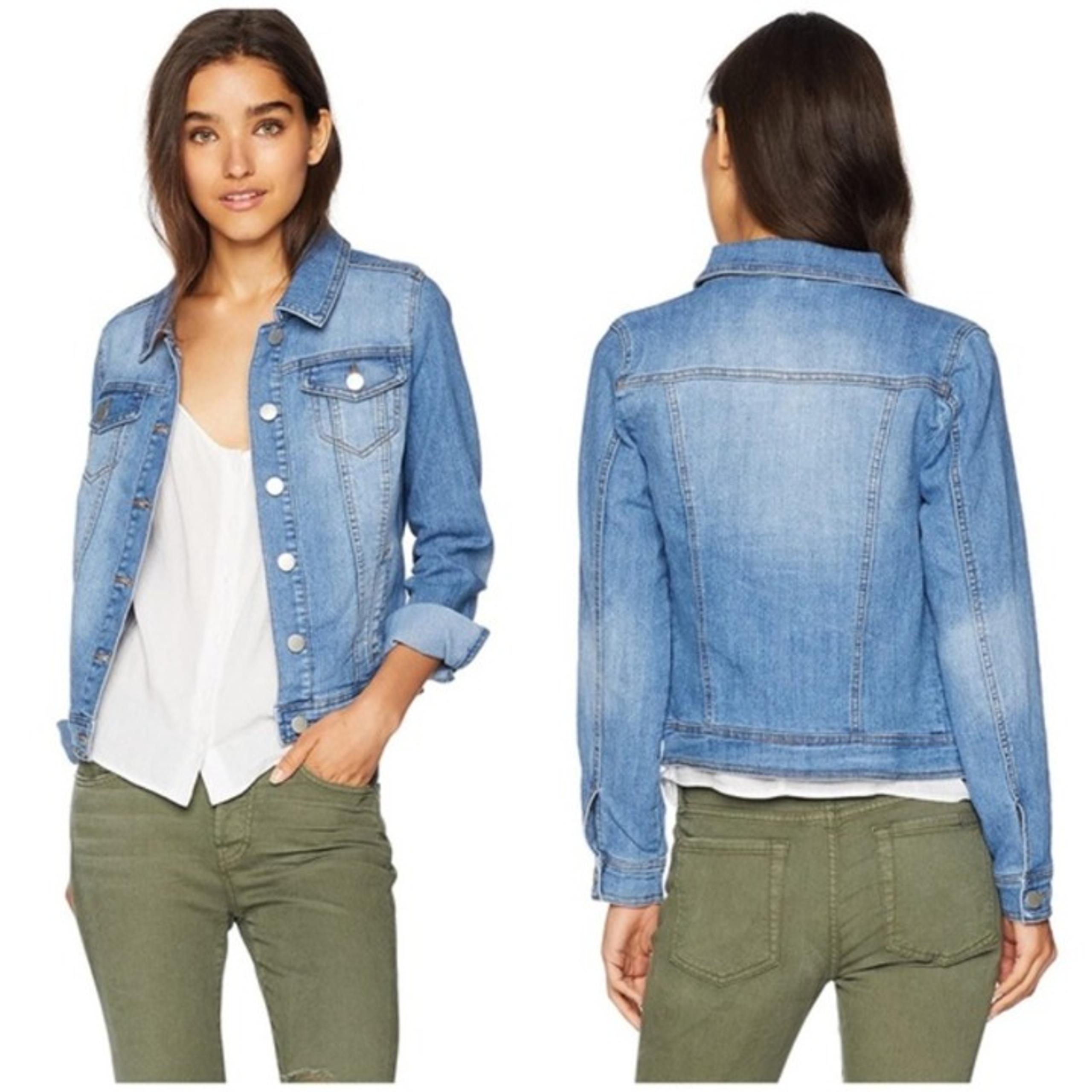 NWT Dollhouse Denim Button Down Long Sleeve Jean Jacket