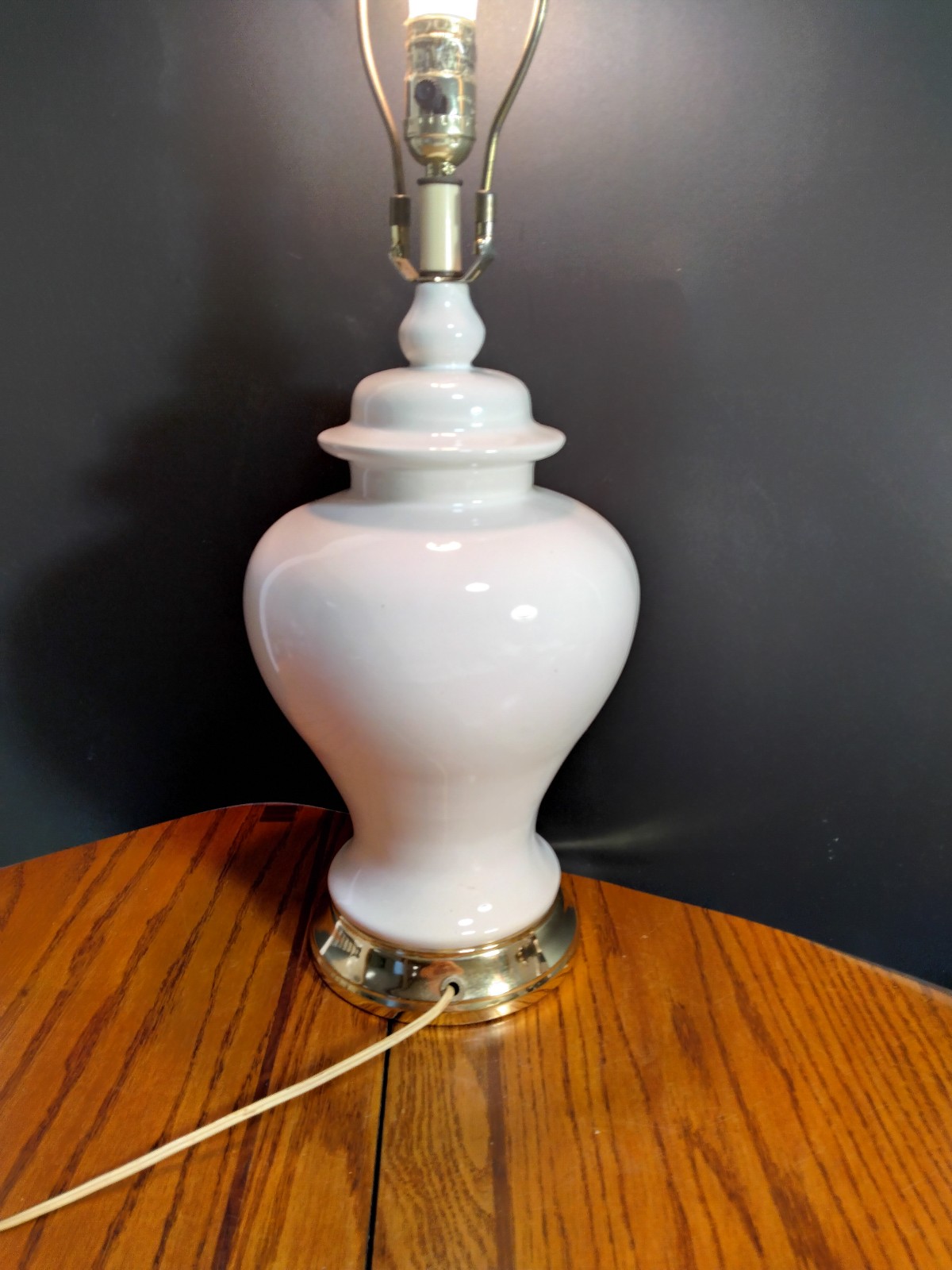 Ginger jar table lamp cream color