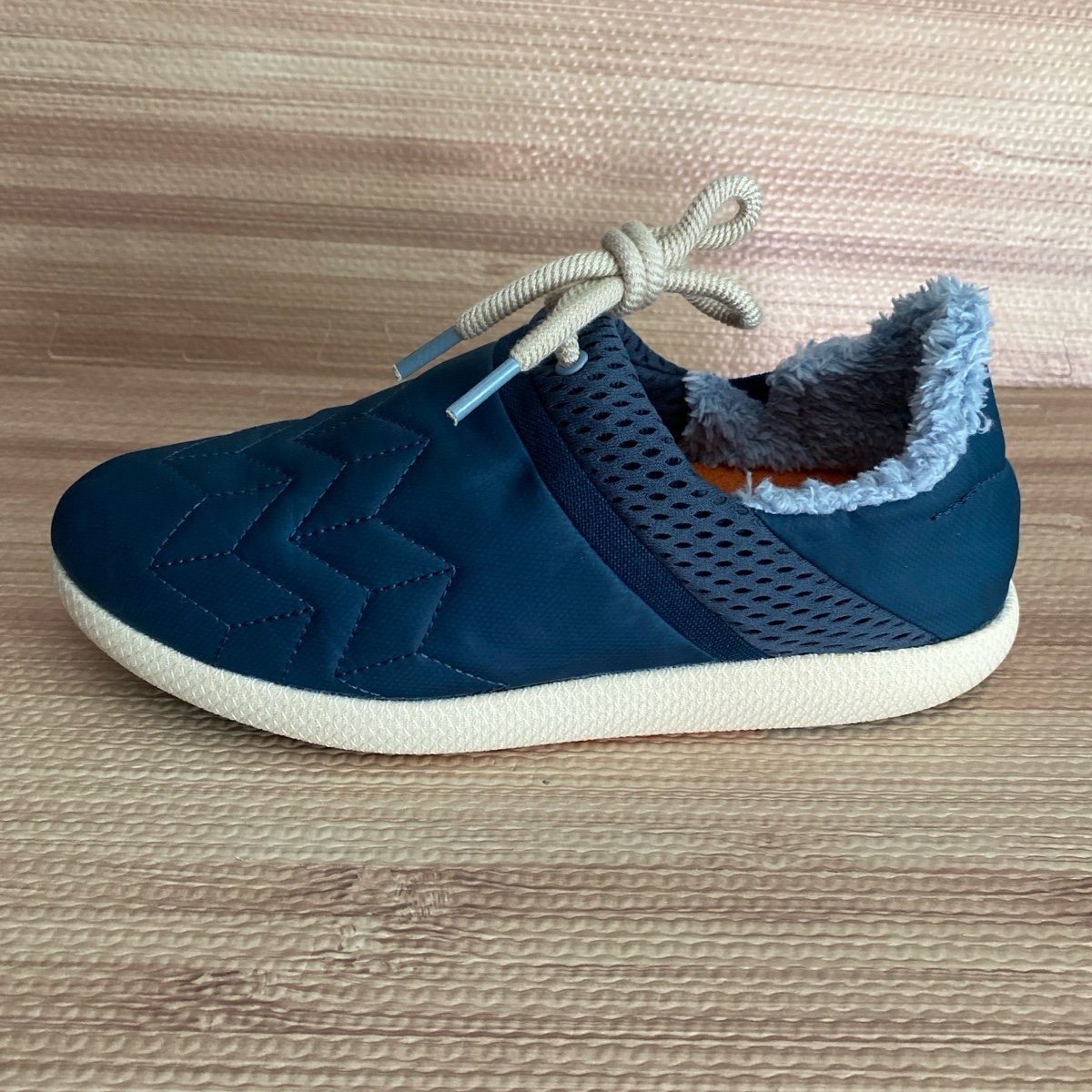 Olukai Women’s Mahiki Faux Shearling Lined Slip-On Shoe Size 9